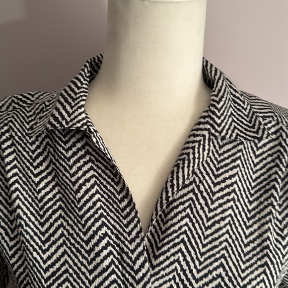 Notations Black & White Chevron collared button down blouse women’s Shirt Sz 6 - Picture 2 of 7